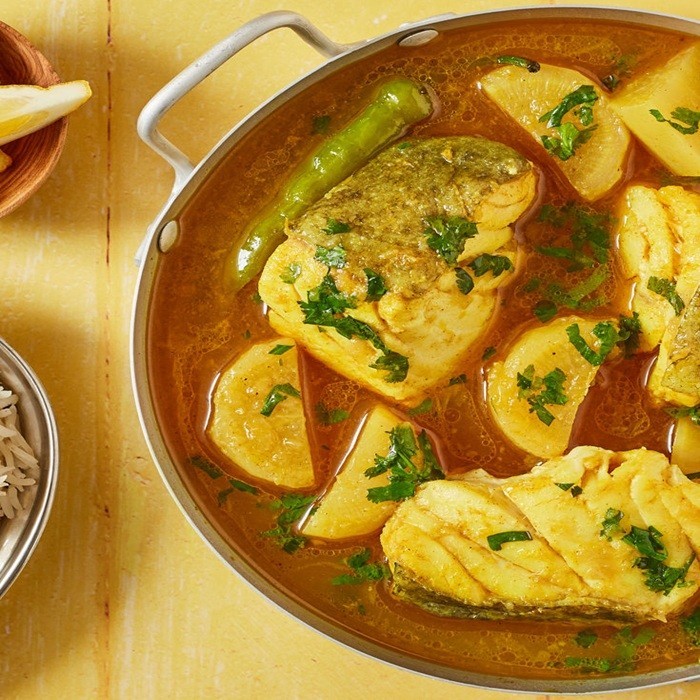 Bangladeshi fish curry with daikon