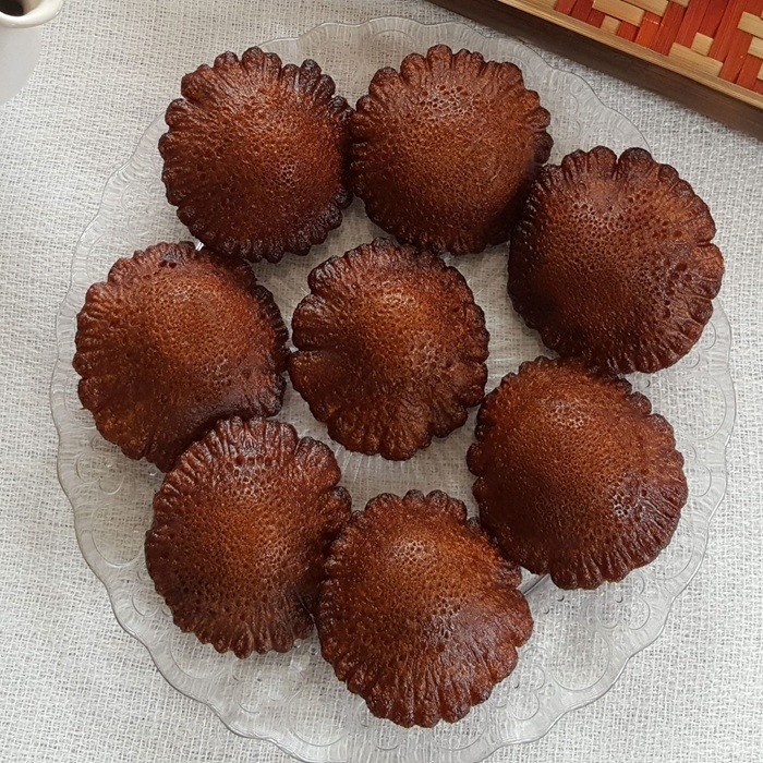 Handesh – Bangladeshi rice flour and date molasses cakes